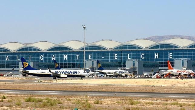 Airlines offer 8,000 flights and 1.4 million seats in El Altet despite restrictions
