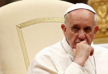 Décès du pape François à 88 ans : un humble berger qui a cherché à renouveler l'Église catholique Hier encore, le pape saluait depuis la papamobile les fidèles rassemblés place Saint-Pierre, quelques jours avant l'annonce de sa mort par le Vatican.