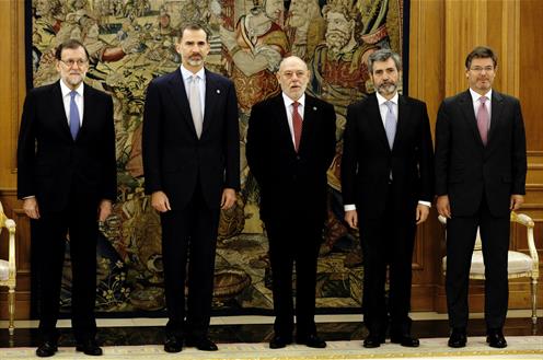 Le nouveau procureur général José Manuel Maza a prêté serment lundi devant le roi Felipe VI.