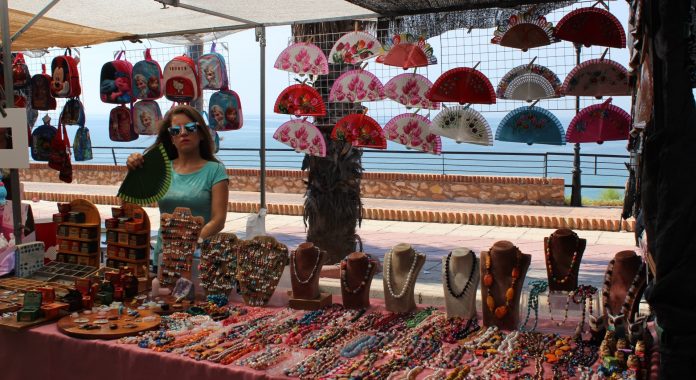 Abanicos del Mercado de Cabo Roig
