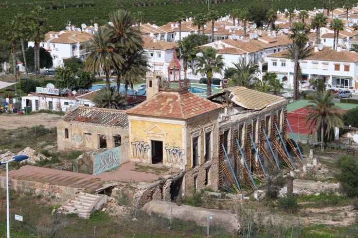 Torrevieja appropriates the Casa y Torre de Los Balcones