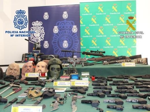 Four arrested in Guardamar and Torrevieja with 45 pistols