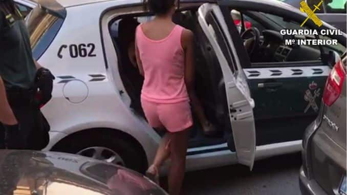 Female arrested in Elche for 13k theft