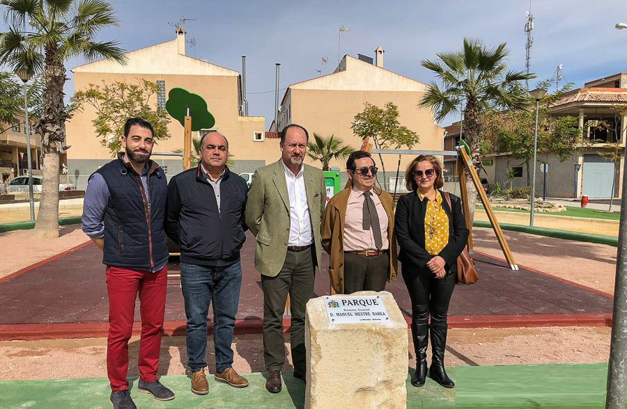 Orihuela’s Far Right military man Retired Lieutenant General Manuel Mestre Barea, with the mayor and Orihuela Councillors