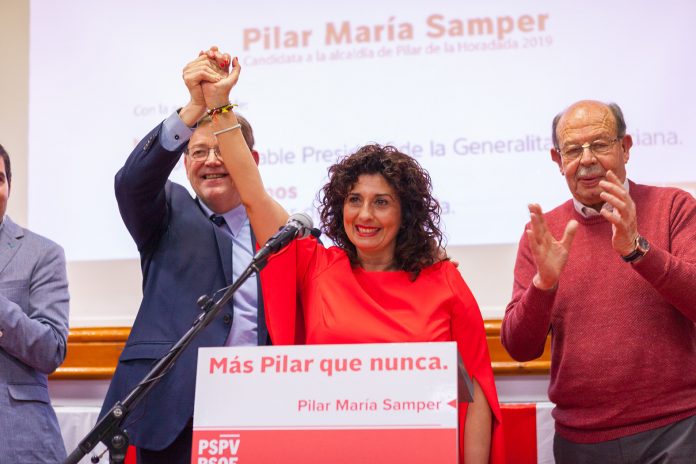 PSOE candidate for mayor in Pilar de la Horadada, Pilar Samper with Community President Ximo Puig