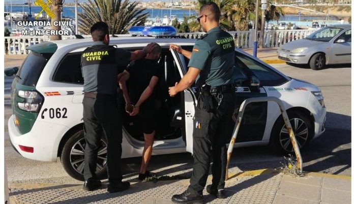 guardia-civil-orihuela-costa-robos-e1560853516939 Three arrested for robbery in Campoamor homes