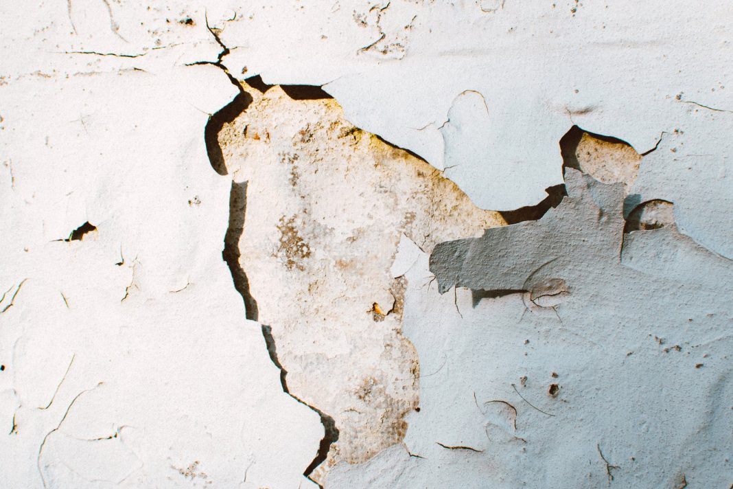 Gaps, Dents & Cracks - Easy Fixes For Your Home