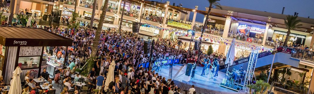 La Zenia Boulevard promises the best shopping night of the Universe