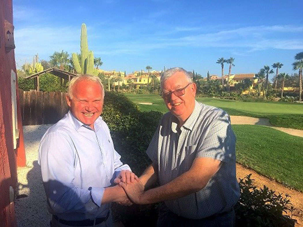 Jan Olav Frestad, founder of Ambera (left) with Peter Goodhall, Chief Executive of The Almanzora Bay Group upon the signing of contracts at Desert Springs Resort