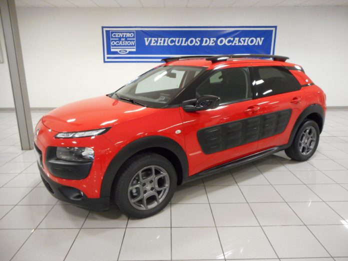 Coche de segunda mano en venta en España: Citroën C4 Cactus Gasolina Manual 2015 (000012) Coche de segunda mano en venta en España: Citroën C4 Cactus Gasolina Manual 2015 (000012)