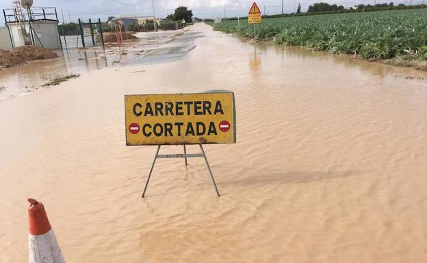 RESIDENTS TOLD TO GET OUT OF HOUSES IN URRUTIAS AND NIETOS