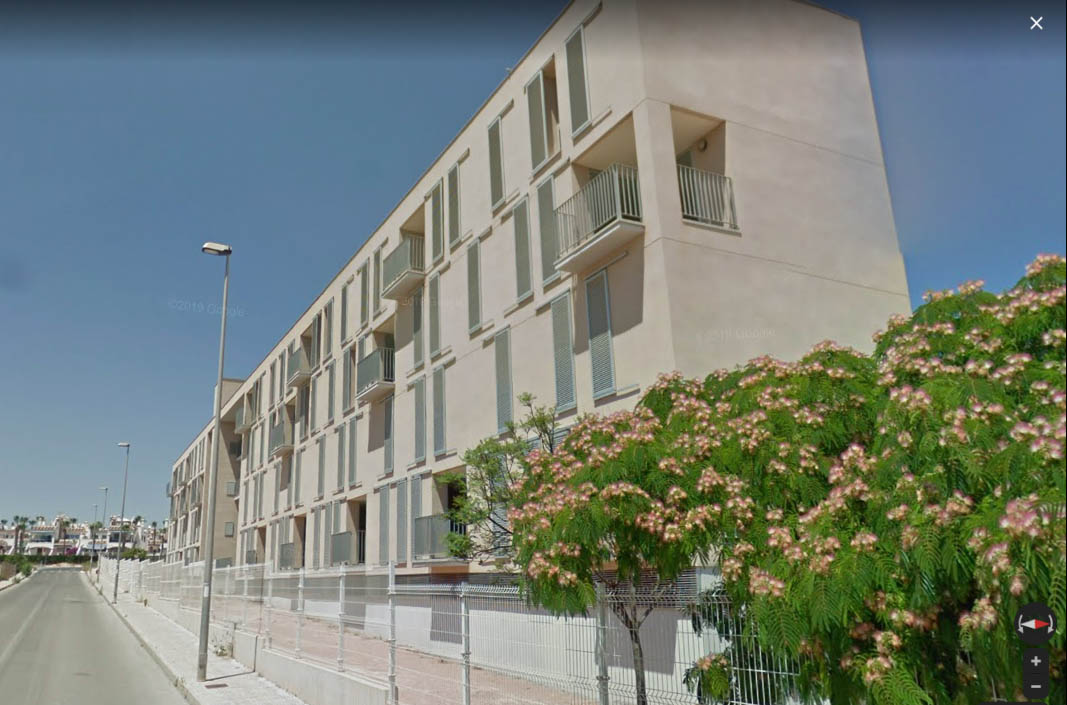 The apartments, all social housing, are located on Calle Otela, Pau 8, Villamartin