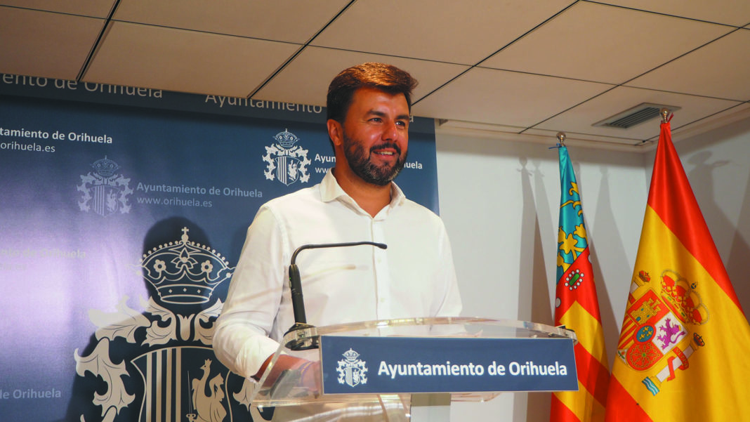 Aix announces contracts of 2,026,588 - but not a single penny for Orihuela Costa
