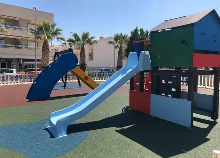 Playgrounds in Rojales shut.