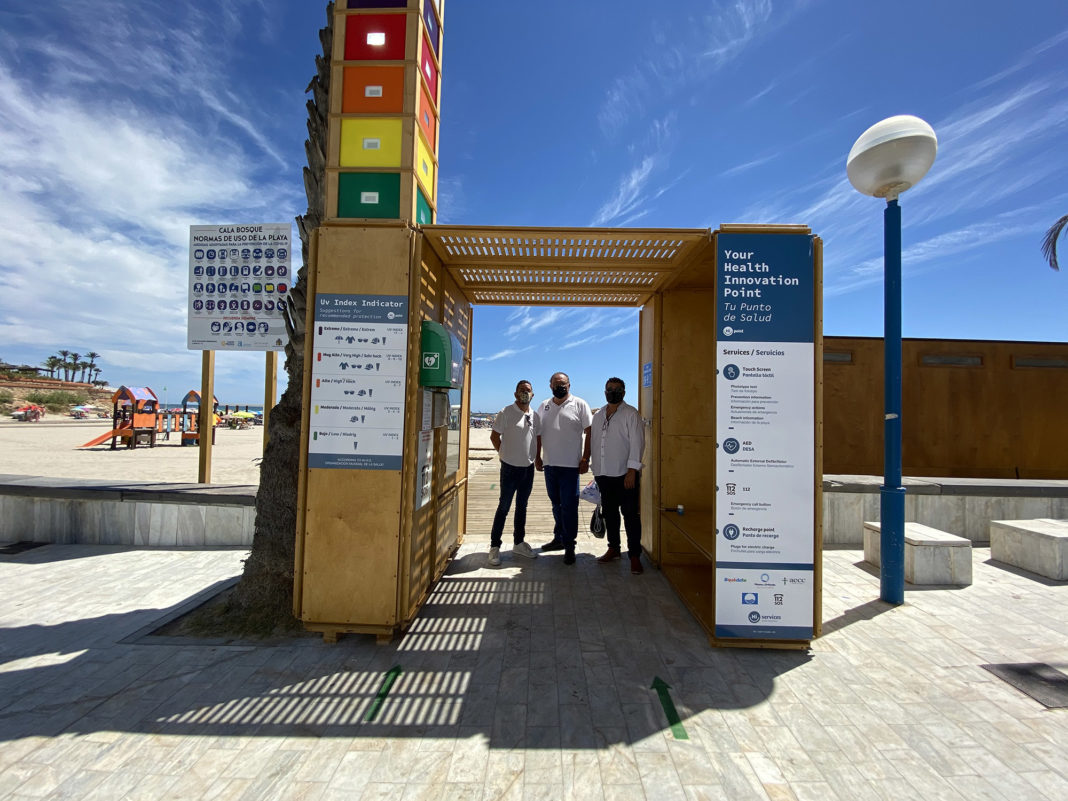 Health station erected in Cala Bosque to fight against skin cancer