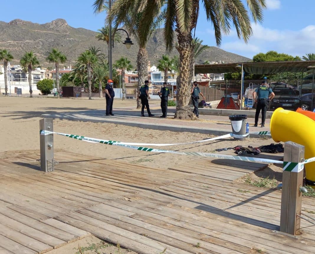 The Civil Guard cordoned off the area where they found human remains on the shores of a Bolnuevo beach
