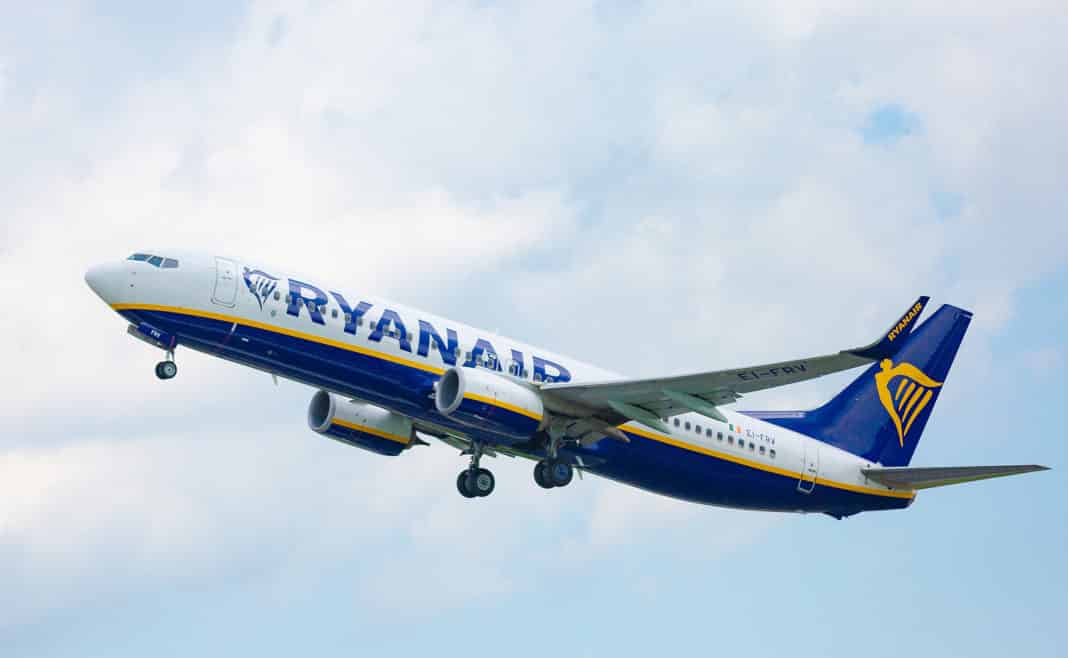 Ryanair emergency landing in Tenerife due to volcanic ash