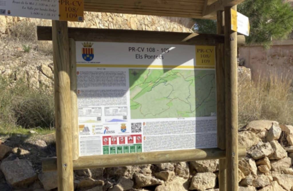 Crevillente Renews Rural Signage