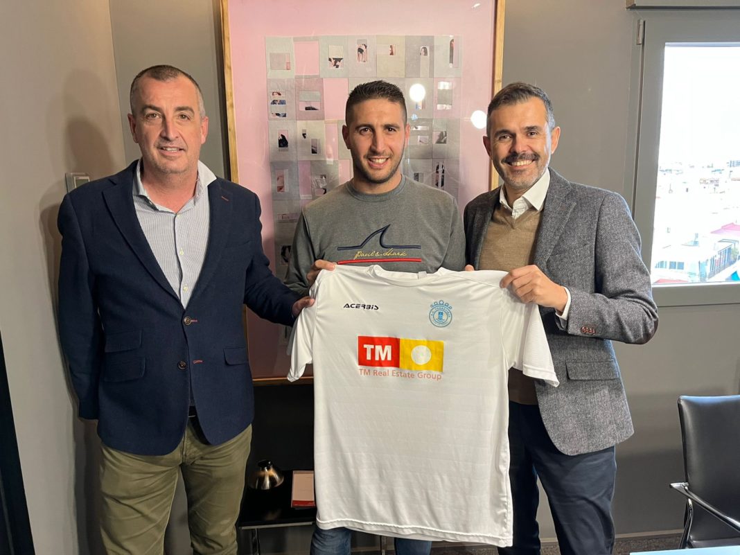 SC Torrevieja have signed prolific goalscorer Jaime Vicedo, nicknamed 'Piggy bank'.