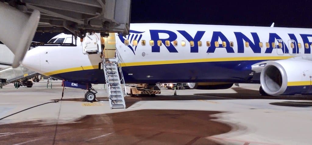 Trouserless man removed from Alicante-Dublin bound flight