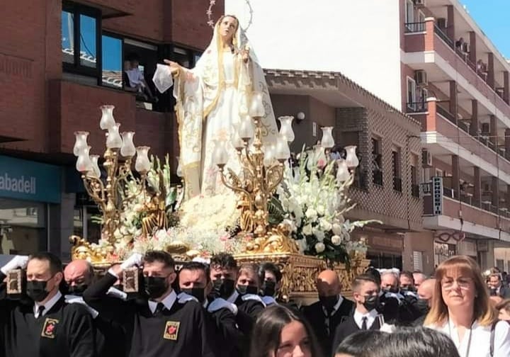 Holy Week Resurrection procession Los Montesinos. Photos: Helen Atkinson.