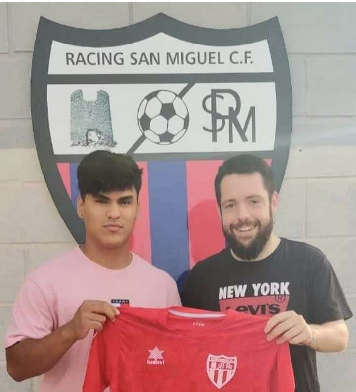 Jhon Steban Martínez Marquez with RSM club President Chema Valero.