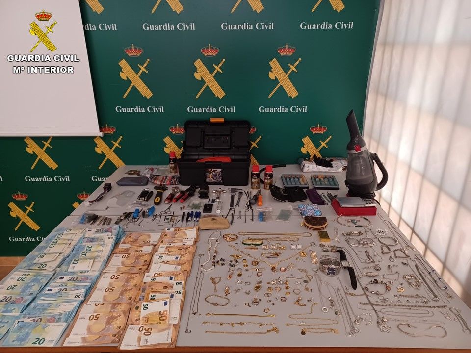 Effects seized included cash, jewelry and tools