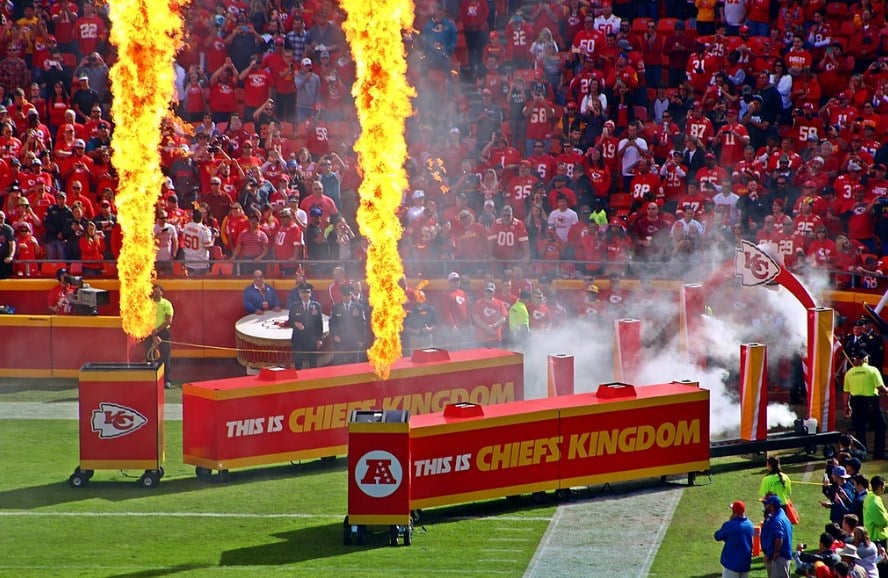 Patrick Mahomes Throws for Over 400 Yards in Kansas City Chiefs Overtime Win Over Titans