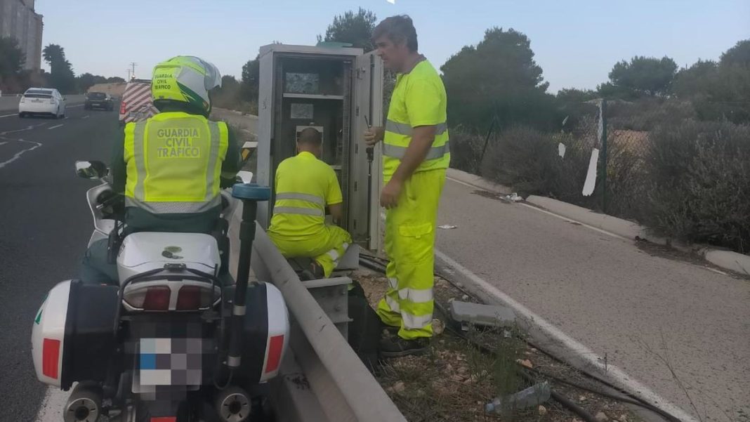 Removal of the speed camera along the N332 in Campamor