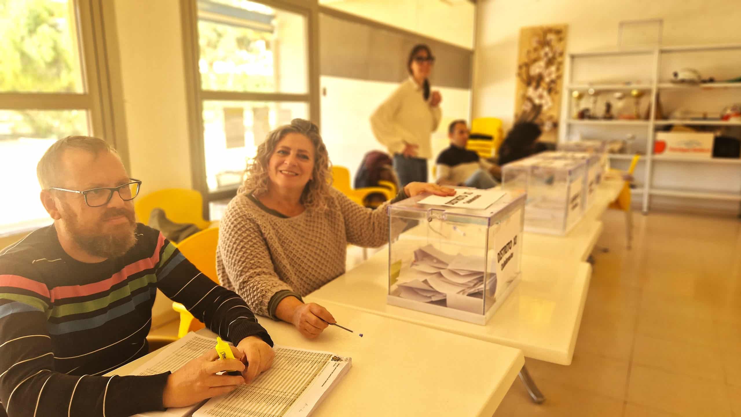 The staff in the Orihuela Costa Polling Station were very helpful