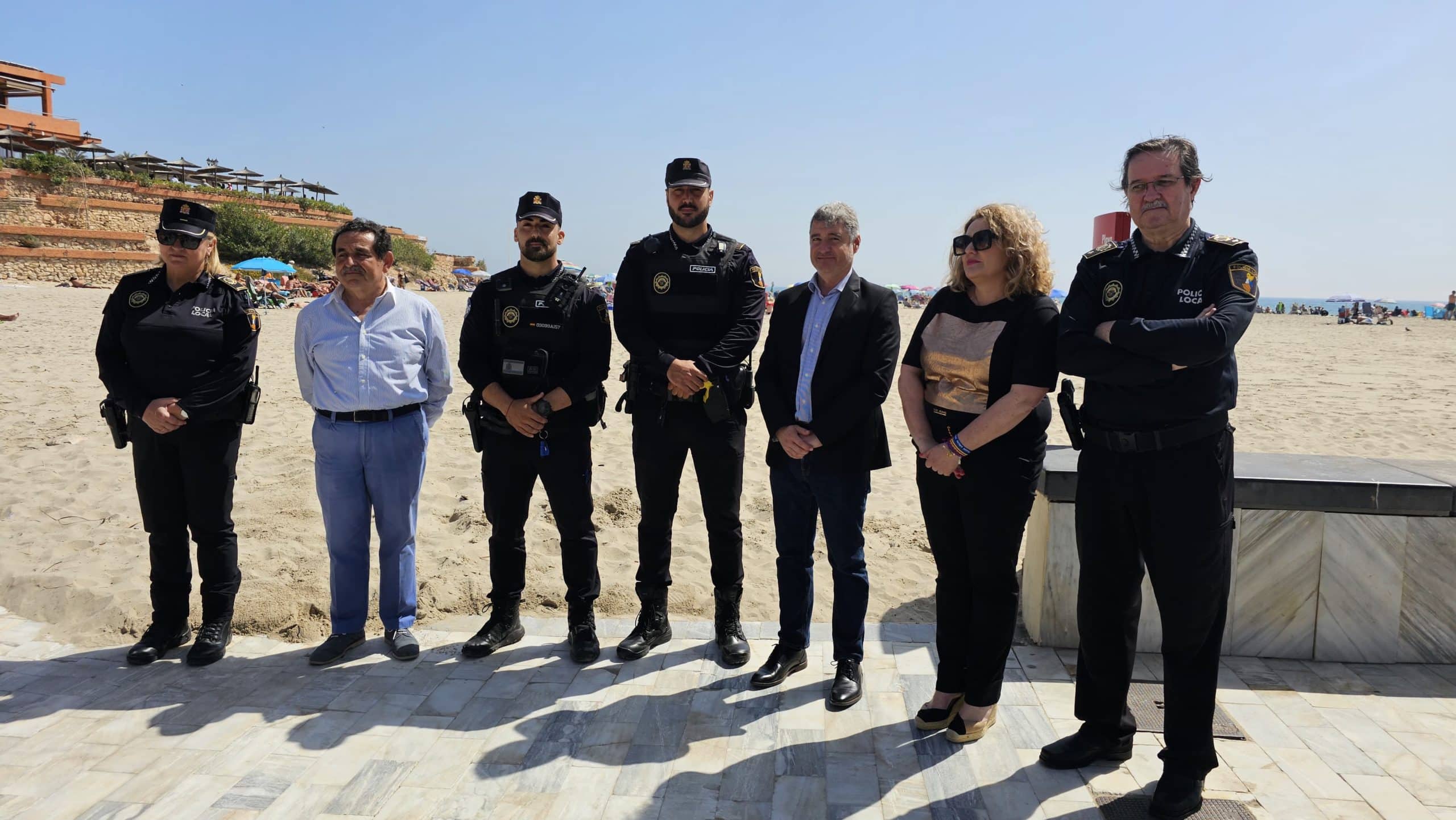 Mayor pays tribute to Orihuela Costa officers for saving 4 lives
