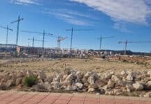 Internationale kopers domineren meer dan 80% van de vastgoedmarkt in Alicante Alleen al in Torrevieja kochten buitenlandse kopers in de eerste helft van 3,117 2024 huizen, blijkt uit gegevens van het Notariaat van Valencia.