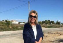 Helen’s Trucks: Moving with Care for over two decades Helen summed up the Helen’s Trucks philosophy saying, “It’s all about making moving easy and stress free.”