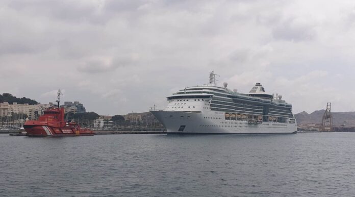 20190702_120854 Cartagena experienced a landmark moment on Holy Wednesday as more than 8,000 cruise passengers disembarked in the city, marking one of the busiest days in its cruise tourism history.