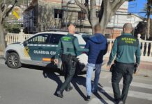 Trzy osoby aresztowane po śmierci dziecka w wyniku nielegalnego obrzezania Według Gwardii Cywilnej Almerii, w wyniku nieautoryzowanego zabiegu, u niemowlęcia wystąpił silny krwotok.