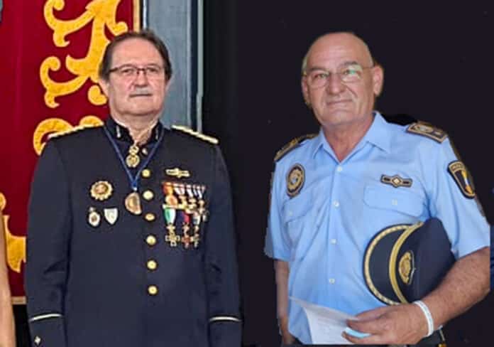 Beide Beamten, die beide jahrzehntelang im öffentlichen Dienst tätig waren, sahen sich kurz nach ihrer Bitte um eine Verlängerung ihrer Amtszeit gezwungen, in den Ruhestand zu gehen, was Debatten über Fairness, Transparenz und politische Motivation auslöste.