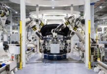 Industrie, Gastgewerbe und Lebensmittel: Wirtschaftliche Folgen des Stromausfalls The blackout has forced countless businesses to close, halting services and severely affecting industrial production