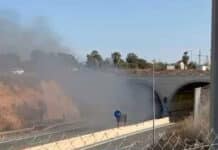 Поважный сигнал с мелодией AP7 с Пилар де ла Орадада Обе проезжие части туннеля были закрыты.