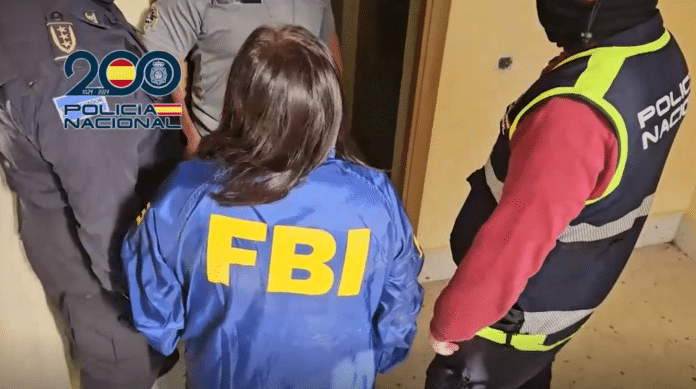 Власти арестовали 18 человек в Мадриде, семерых в Барселоне, одного в Таррагоне и одного в Гуардамаре.