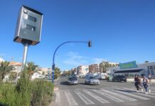 Torrevieja inkorporerer dos nye radares for mejorar la seguridad hetteglass Før permanent installasjon må hver radar gjennomgå en periode med testing, kalibrering og offisiell godkjenning, noe som kan forsinke aktiveringen med flere måneder.