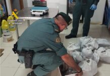 Seafood Shocker in Santa Pola: 250 Kilos of Illegal Fish Seized In a local restaurant, 110 kilos of dodgy seafood were found stashed in freezers—unlabelled, untraceable, and bought under the table directly from fishermen.