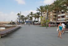 La pregunta candente de Torrevieja: ¿Dónde está la sombra? Un plan de sombra no se trata solo de plantar árboles. Se trata de reconocer la realidad climática que enfrenta Torrevieja y diseñar una ciudad que mantenga a sus habitantes frescos, seguros y saludables. Actualmente, esa visión permanece prácticamente en la sombra.