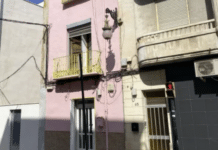 Arrestaties, beschuldigingen van misbruik en oproepen tot dringende actie nu de Marcos-broers uit Orihuela weer in de schijnwerpers staan: Een appartement aan de Calle Pintor Agrasot, te koop aangeboden voor 100 m², waar 18 personen zijn geregistreerd;