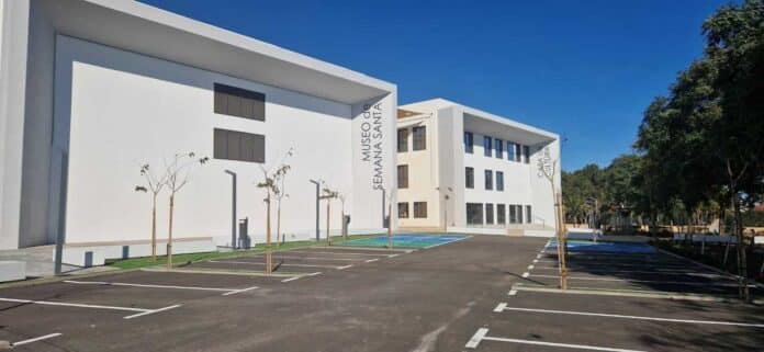 Le projet représente un investissement total de près de 7.5 millions d'euros, dont 1.5 million d'euros pour le Musée de la Semaine Sainte et 6 millions d'euros pour le centre culturel.