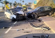 Mann in Mazarrón wegen gewalttätigen Autodiebstahls und rücksichtslosen Fahrens festgenommen Bei einer Durchsuchung stellten die Beamten fünf gestohlene Mobiltelefone, Dokumente, Bargeld und Bankkarten verschiedener Opfer sicher.