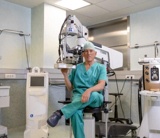 Une nouvelle étude confirme la sécurité du changement de couleur des yeux pour des raisons esthétiques La kératopigmentation est une nouvelle technique qui a été largement étudiée et recherchée par l’équipe du Dr Alió avant d’être introduite dans la pratique clinique.