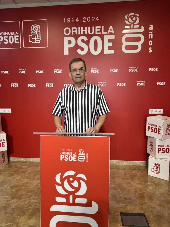 Grupa socjalistyczna twierdzi, że organizowanie sesji w Orihuela Costa nie tylko byłoby zgodne z prawem, ale także wzmocniłoby więzi społeczne, biorąc pod uwagę fakt, że mieszkańcy tego obszaru zgłaszają jedne z najwyższych wskaźników udziału obywateli w życiu publicznym.