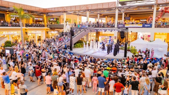 Centralnym punktem miesiąca będzie impreza rocznicowa w sobotę 27 września pod hasłem „Rocznica prosto z kina”. Centrum handlowe przygotowało bogaty harmonogram bezpłatnych atrakcji: