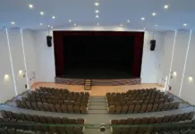 “Oh Yes They Did! ADAPT Moves to San Pedro’s Shiny New Theatre” After 14 years of sell-out performances in the town’s Casa de Cultura the change will be exciting and full of new technical and artistic challenges.