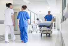 Ziekenhuis Torrevieja investeert € 309,000 in renovatie van 40% van zijn bedden Ziekenhuis Torrevieja blijft vasthouden aan het beleid van eenpersoonskamers in de meeste ziekenhuisafdelingen, waardoor familieleden meer privacy en ruimte krijgen.